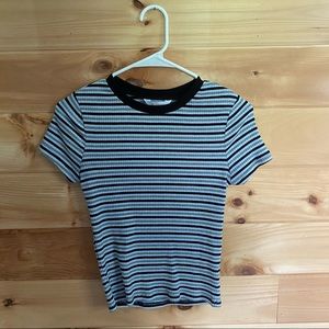 fitted textured short sleeve shirt